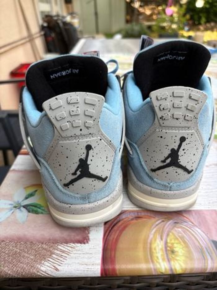 Nike  Jordan 4 Rétro University Blue. - photo numéro 3