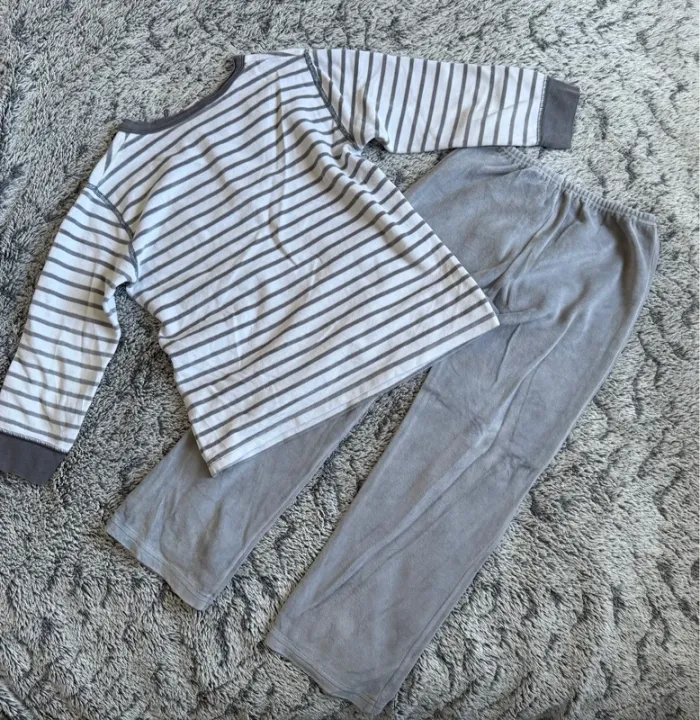 Pyjamas Petit Bateau - 6 ans - photo numéro 4