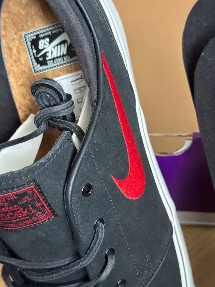 Basket 47,5 Nike SB noir et rouge - photo numéro 7