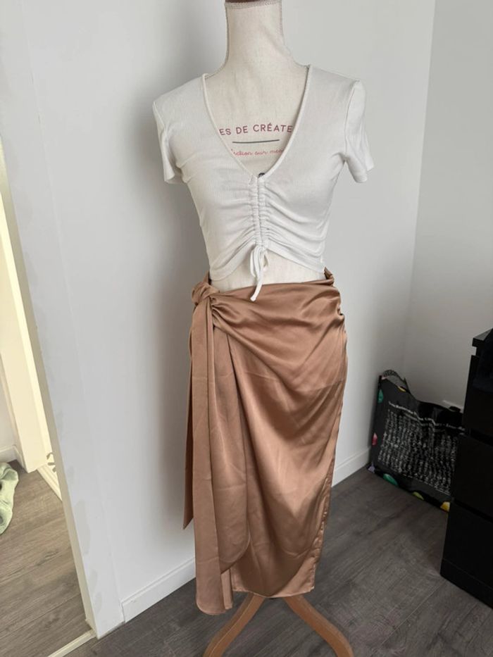 Jupe longue satinée doré Cider taille M ou 38