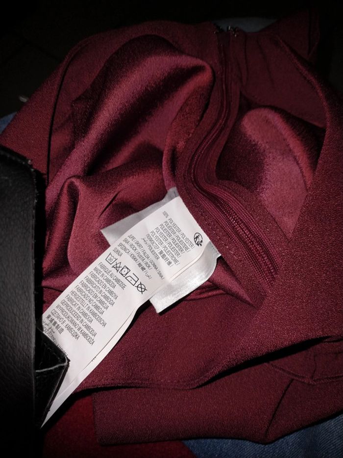 Jupe Bordeaux Kiabi taille 36 100 % polyester - photo numéro 4