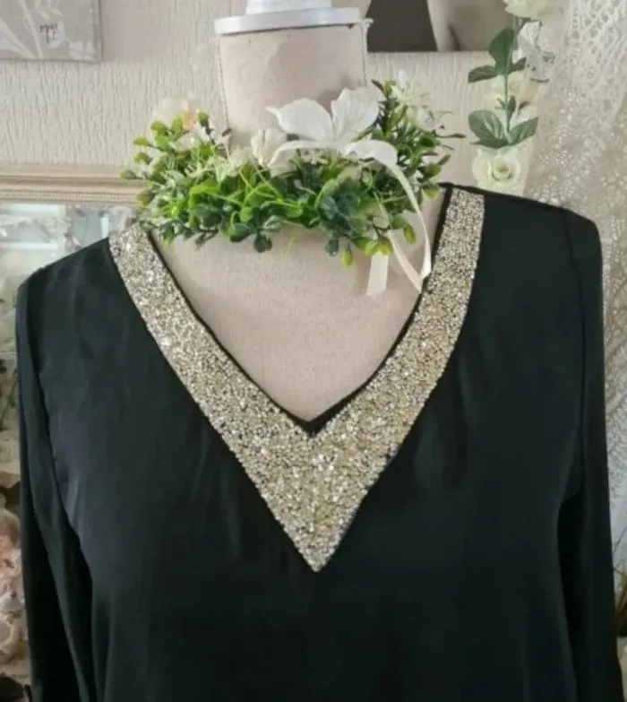 Blouse noire col V pailleté Styled In Italy Taille L (grand) Neuve
