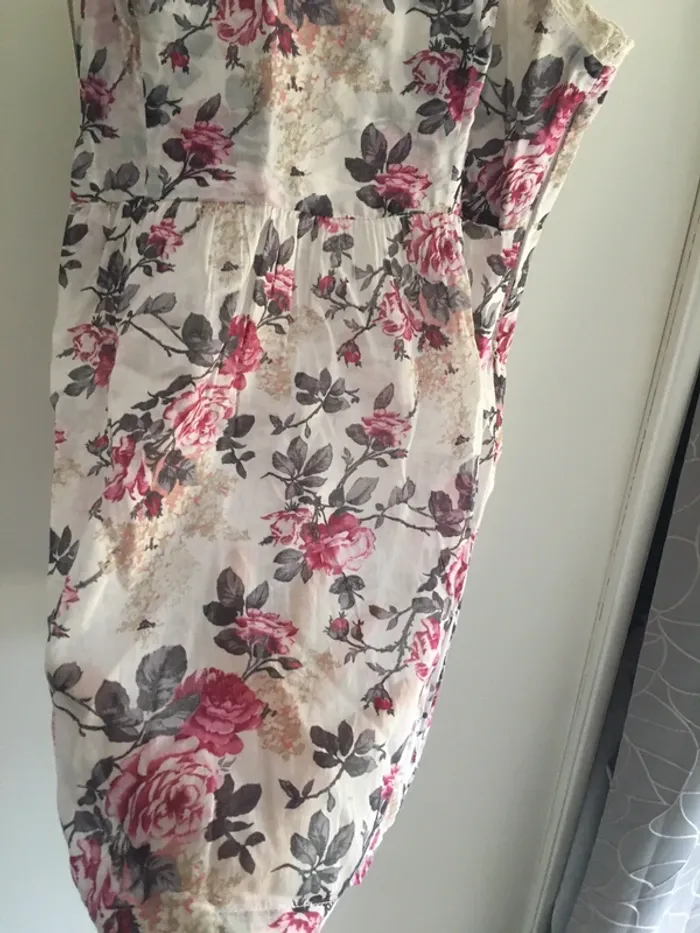 Top fleuri à bretelles - photo numéro 7