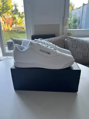 Baskets Reebok Princess blanches – Taille 43 – Neuf boîte