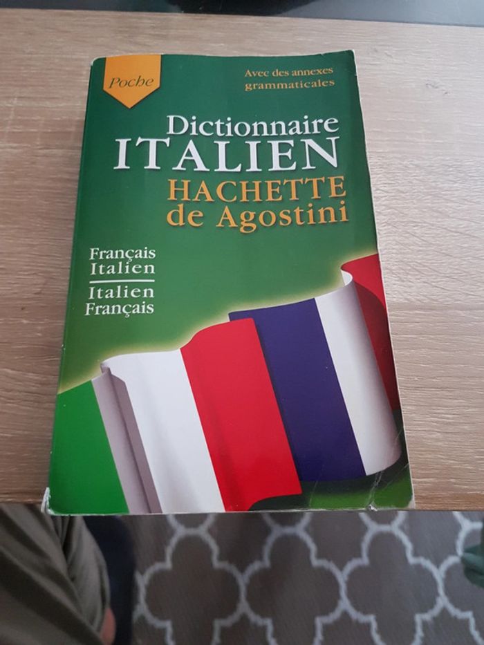 Dictionnaire italien hachette poche