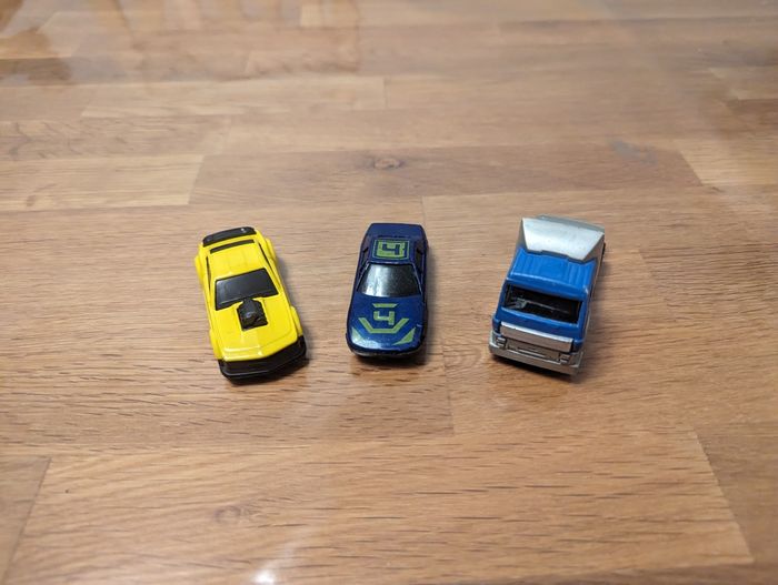 Lot 98 de 3 petites voitures