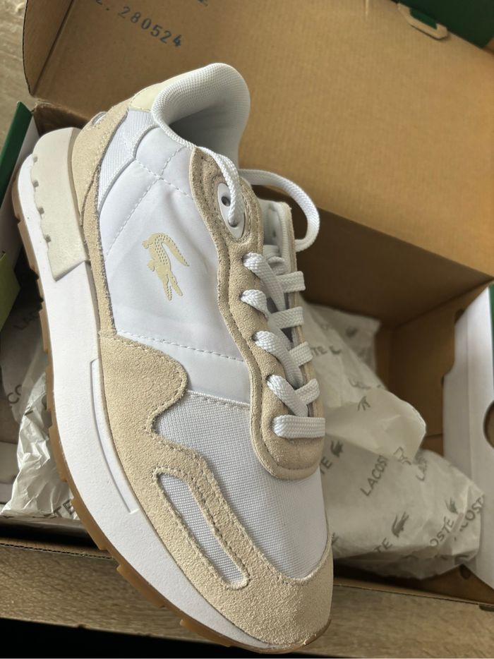 Basket Lacoste neuve - photo numéro 2
