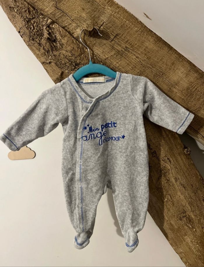 Pyjamas 1-3mois - photo numéro 7