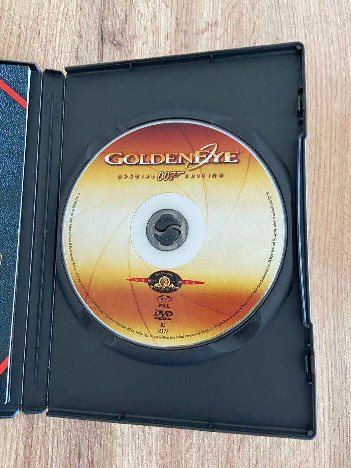 DVD James Bond 007 GoldenEye Édition spéciale - photo numéro 7