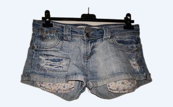 Short stradivarius taille 34