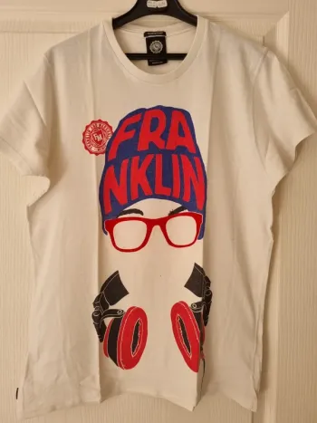 Tee shirt