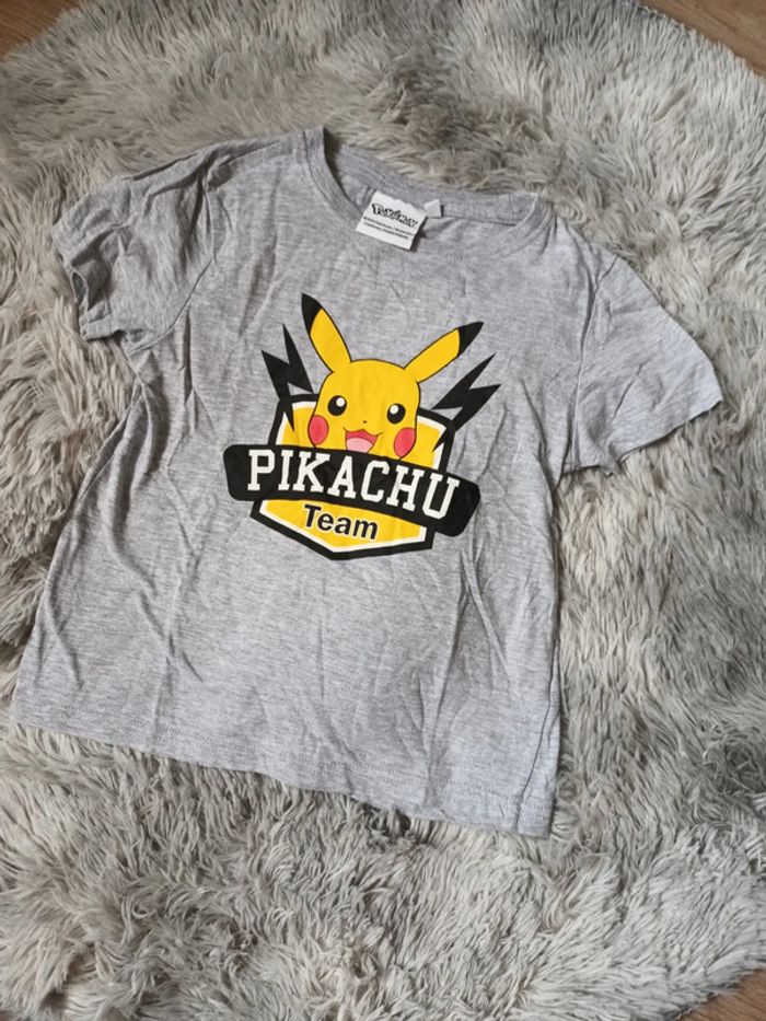 Tee-shirt "pokemon" taille 6 ans