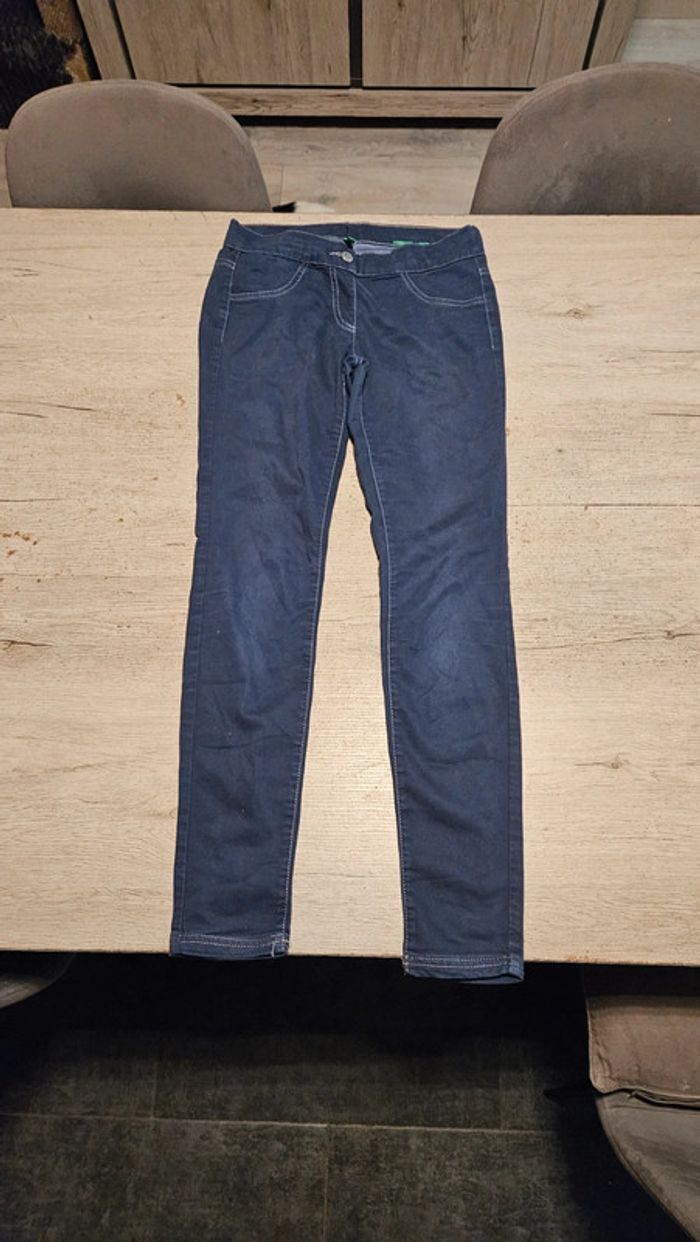 Pantalon bleu tirant sur le mauve, skinny stretch, Benetton, taille 11/12 ans, très peu mis - photo numéro 2