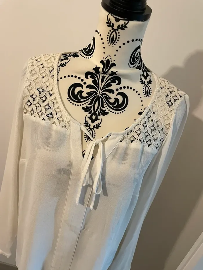 Blouse blanche manches longues col crochet - Taille 42 - photo numéro 2