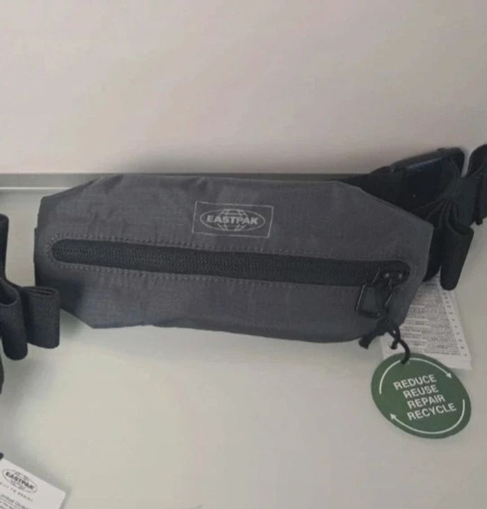 Eastpak sac banane running gris neuve