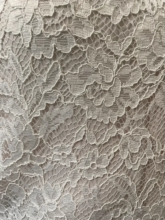Top blanc dentelle avec noeud - photo numéro 2