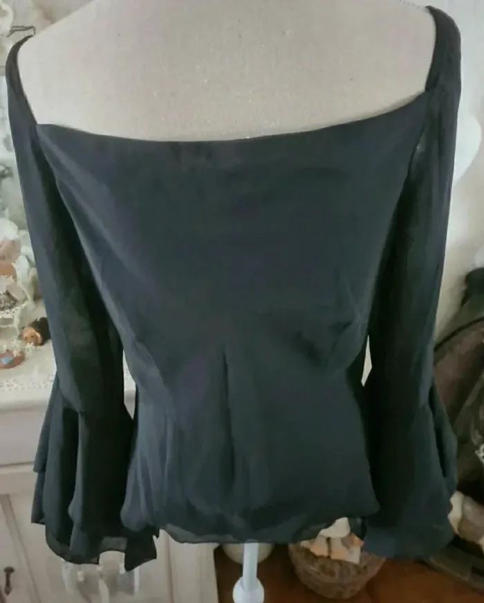 Blouse noire manches volantées Jacqueline Riu Taille 3 (40/42) Neuve - photo numéro 3