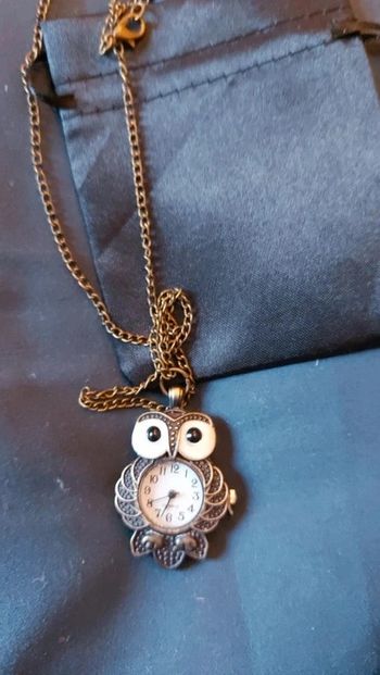 Collier Hiboux montre neuve