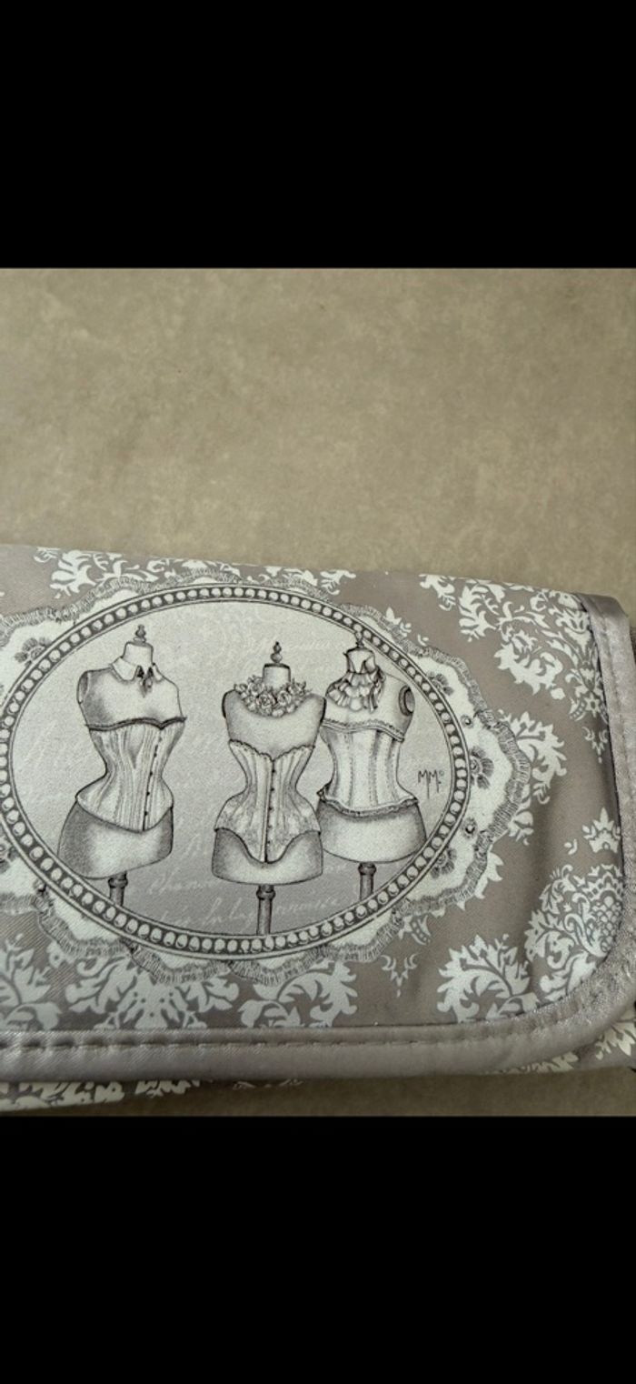 Trousse à maquillage vintage bustier Mathilde M - photo numéro 2