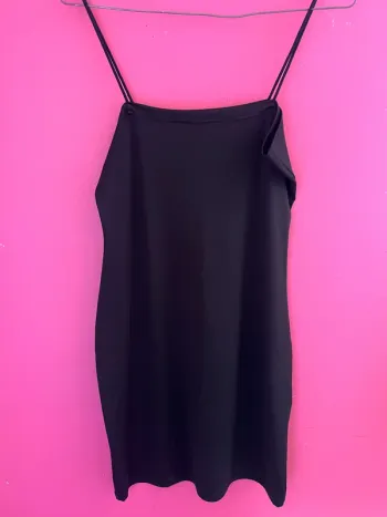 Robe noir moulante