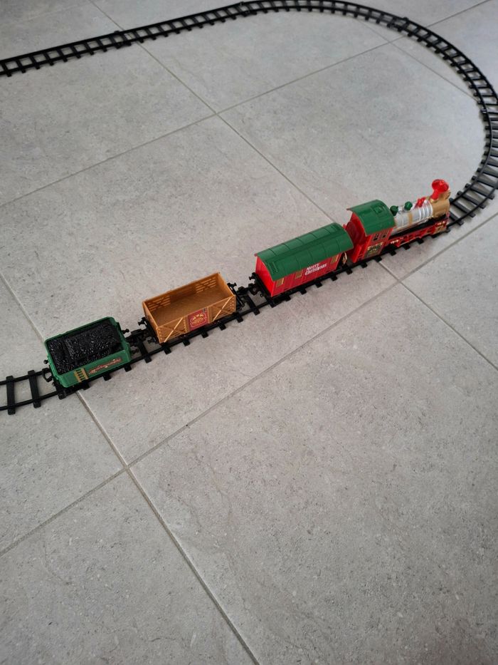 Train lumineux et sonore de Noël avec rails - photo numéro 4
