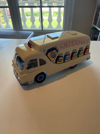 Véhicule Ford cargo waterman 1/43 neuve en boîte