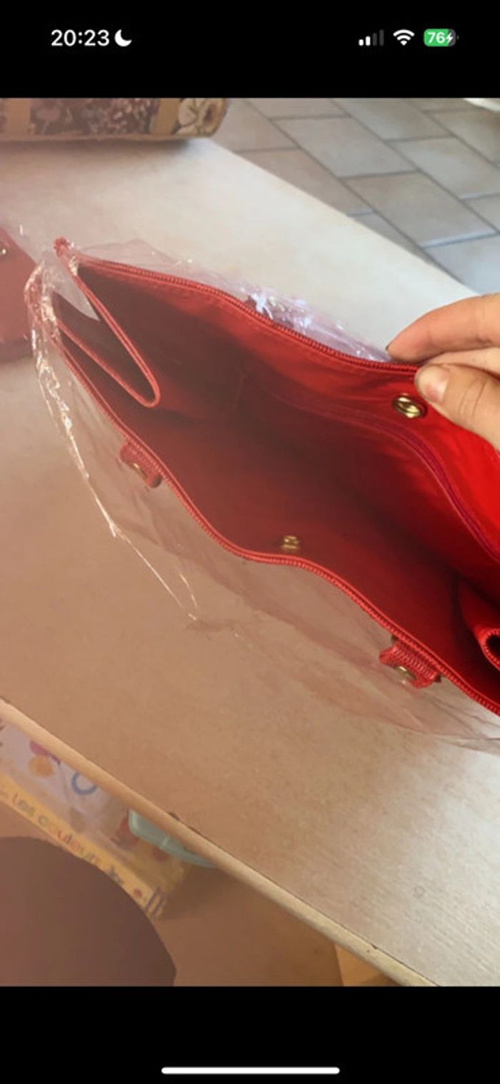 Sac rouge Avon Neuf - photo numéro 3
