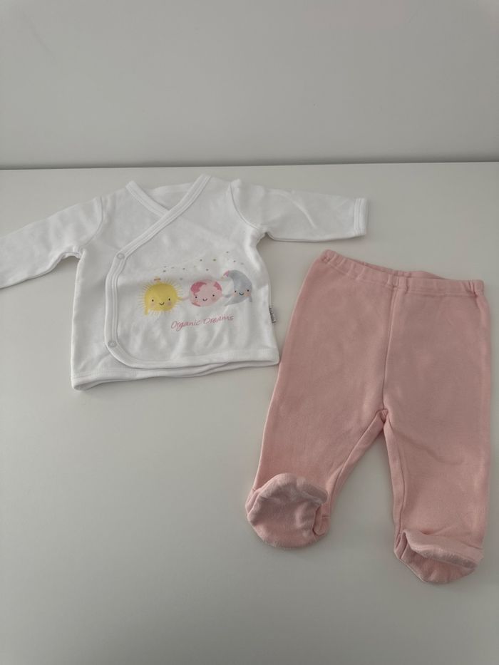 Deux pyjamas fille 3 mois - photo numéro 2