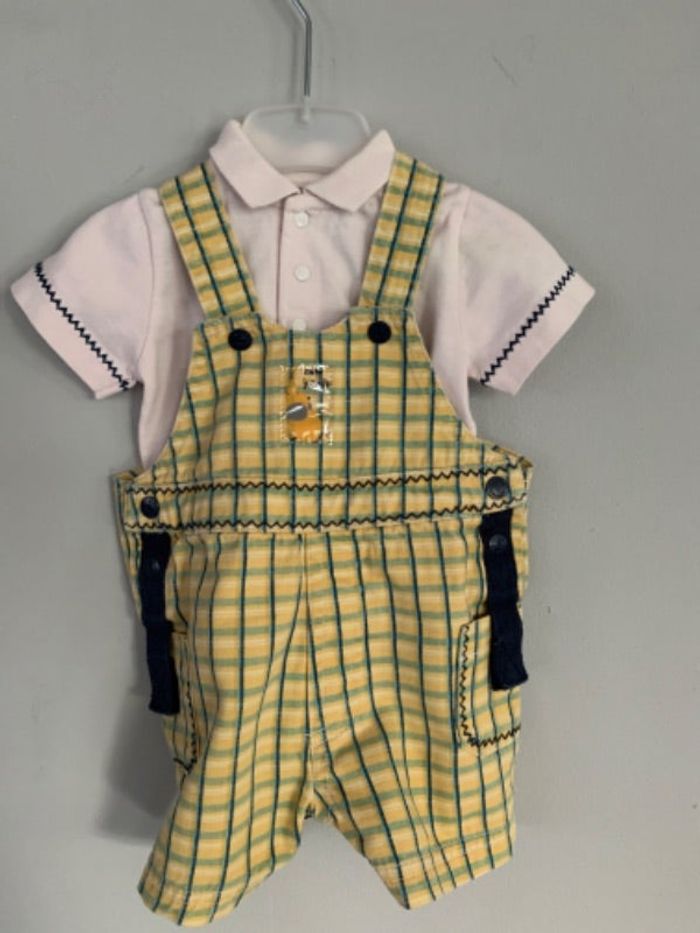 Ensemble salopette+tee-shirt