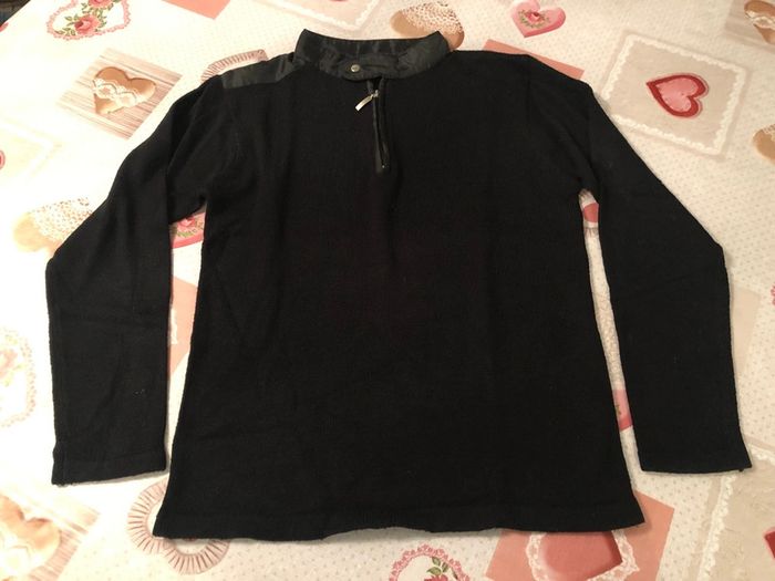 Pull noir fermeture