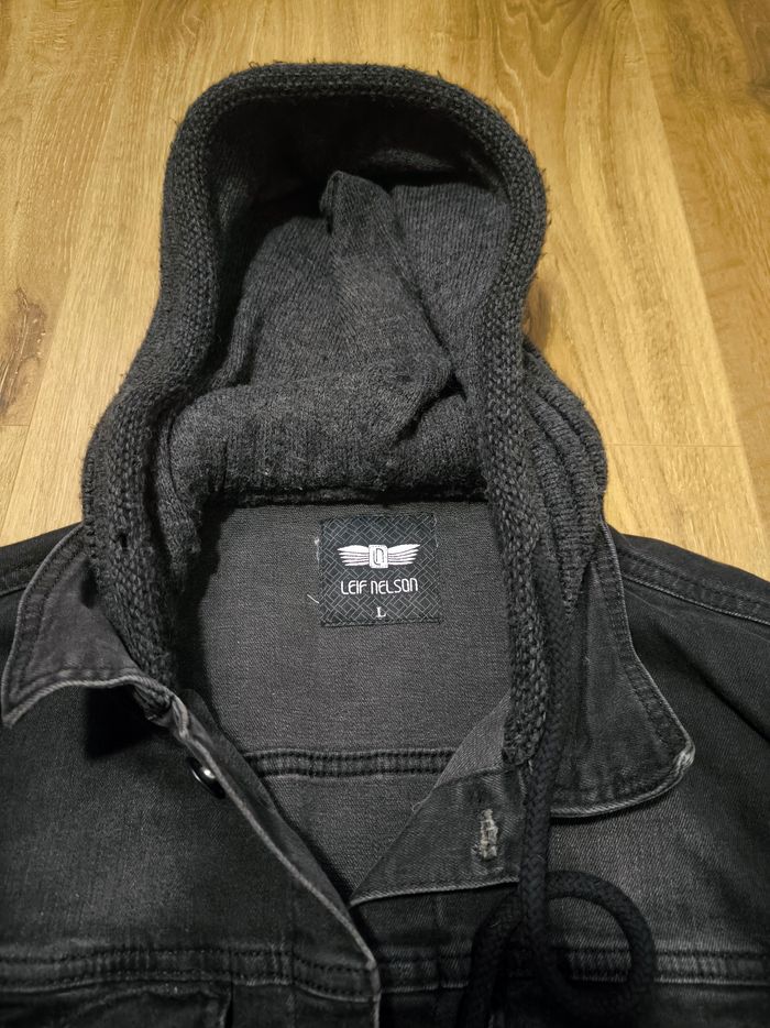 Veste jeans noir a capuche,mache petites mailles, taille L, très bon état - photo numéro 5