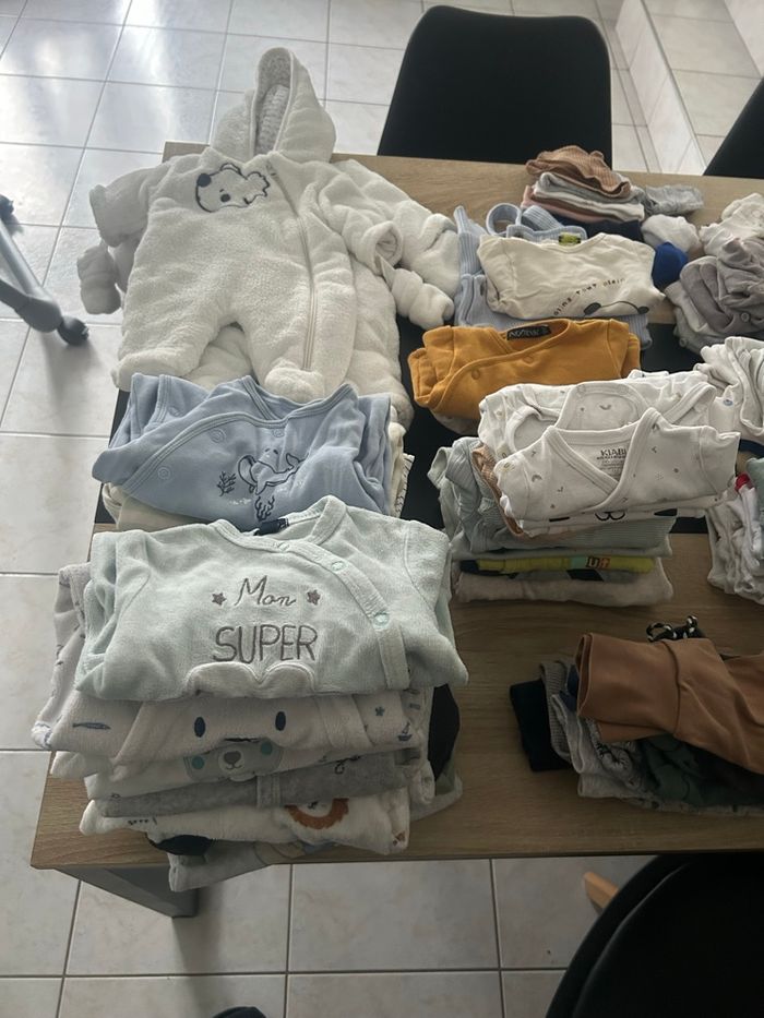 Lot vêtements 1 mois - photo numéro 2