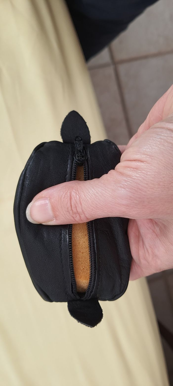 Porte monnaie en cuir souple - photo numéro 2