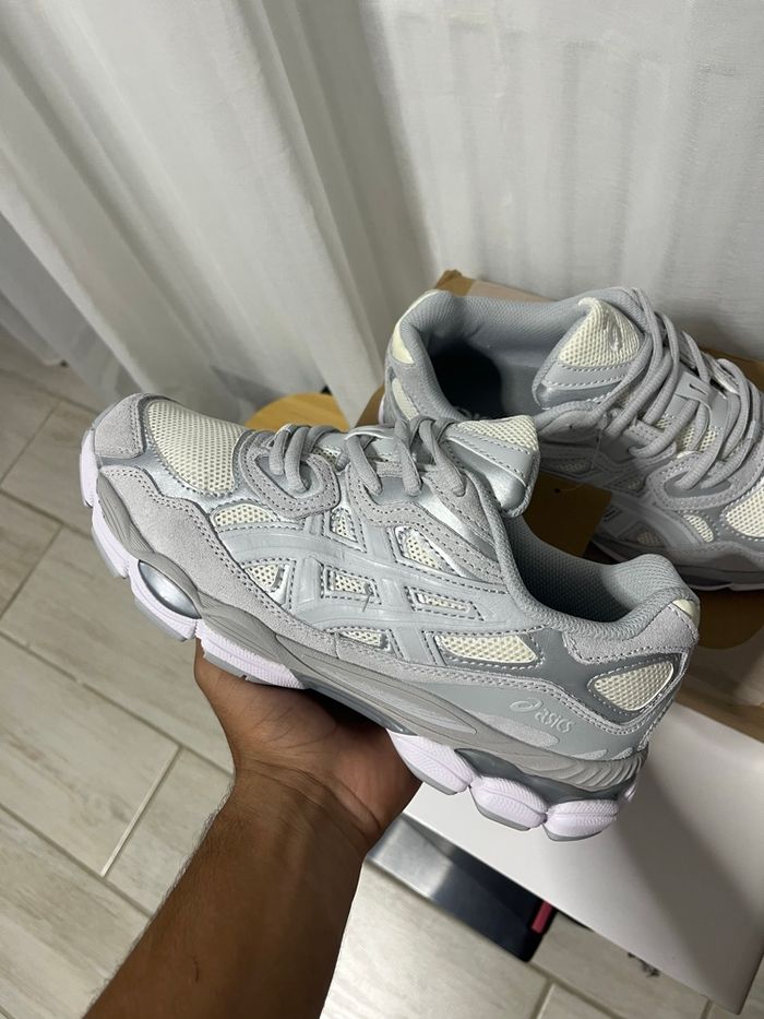 Asics Gel Nyc Gris Taille 42 Neuf - photo numéro 2