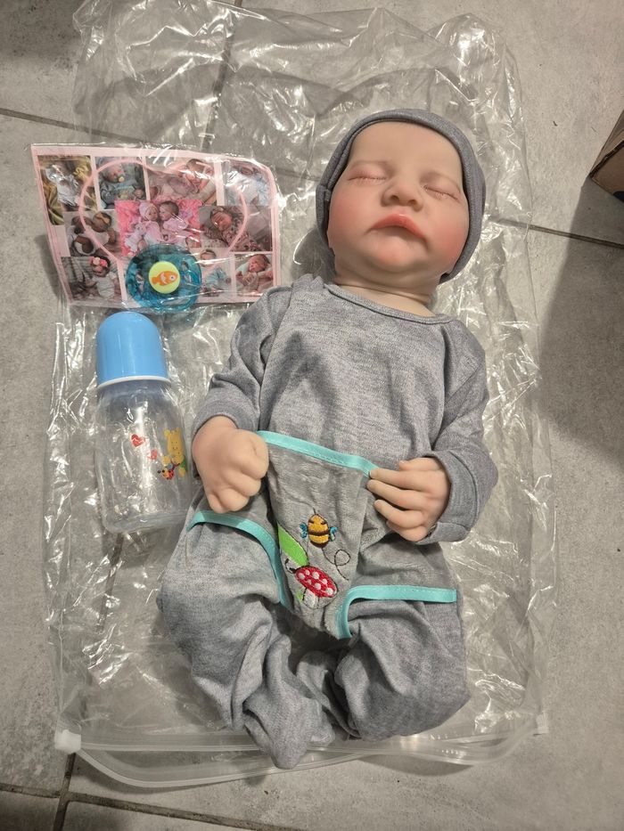 Poupée de garçon bébé réaliste Reborn Neuf - photo numéro 2