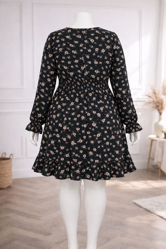 Robe champs de fleurs nocturne noire et multicolore Femme taille 54 marque Boohoo 💍 - photo numéro 6