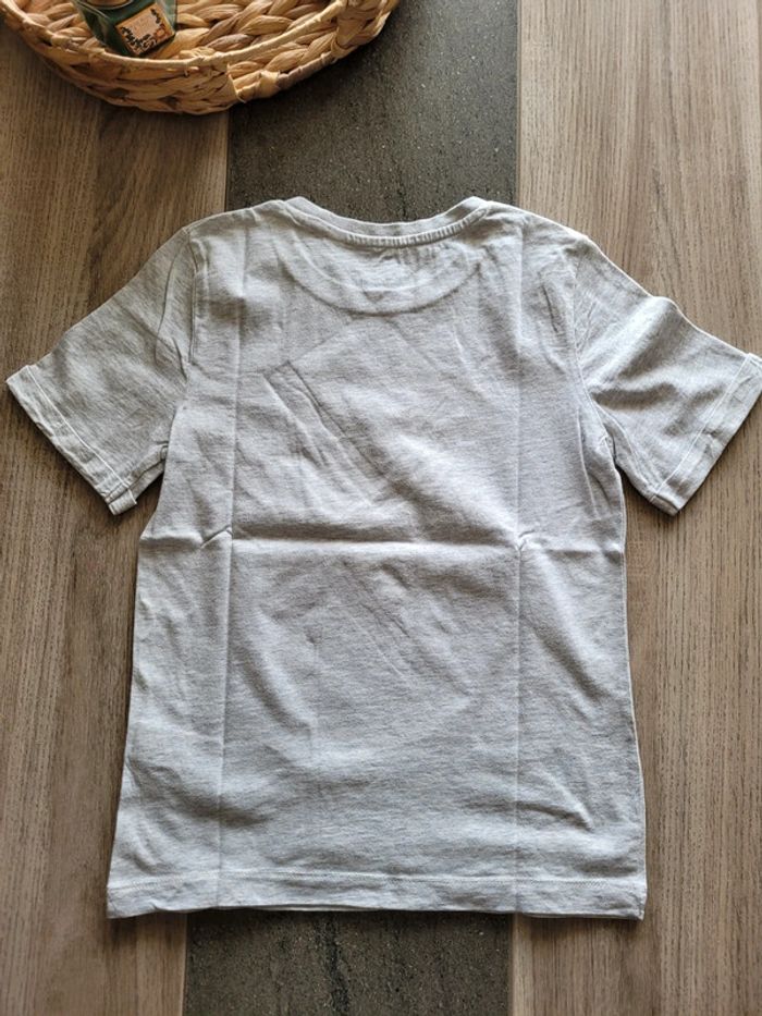 Tee-shirt c&a 8 ans - photo numéro 4