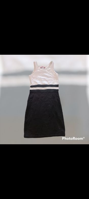 Superbe robe fille avec liseré transparent résille