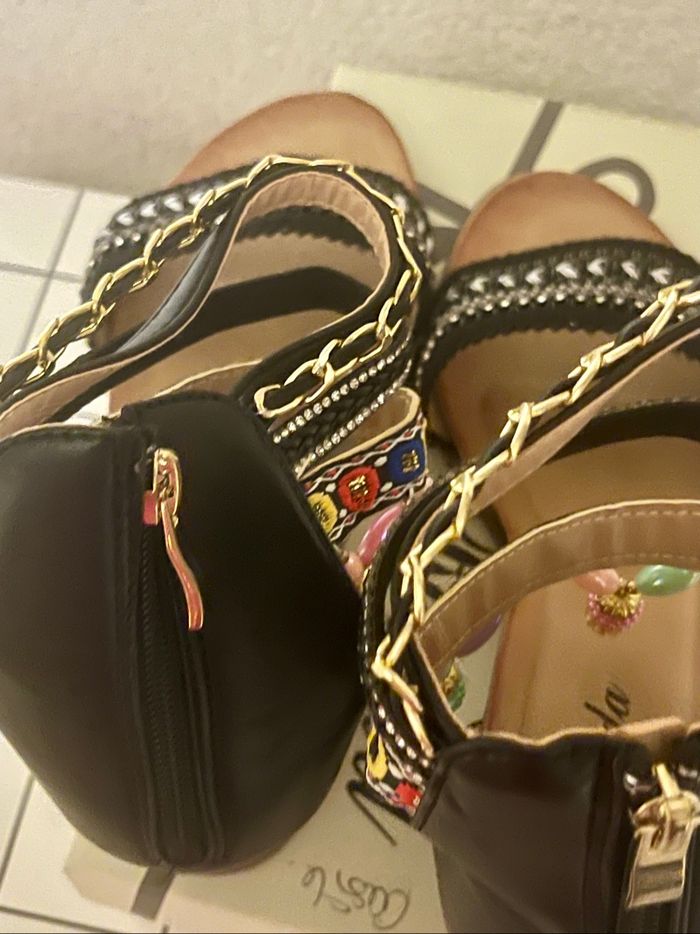 Sandales avec perles - photo numéro 7