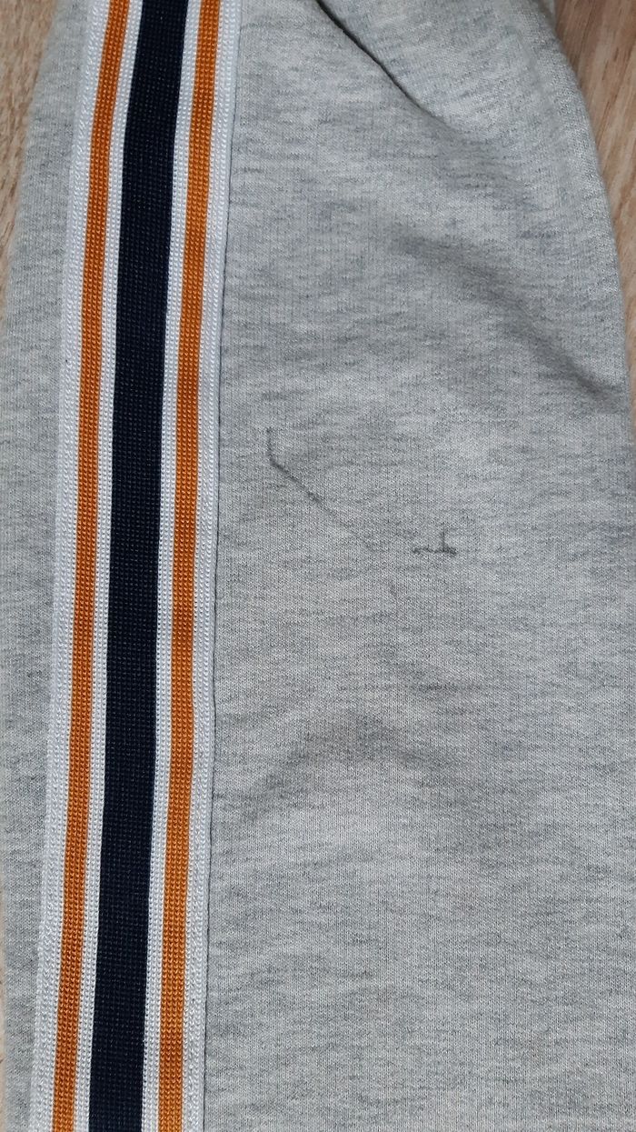 Jogging et t-shirt  4A - photo numéro 5