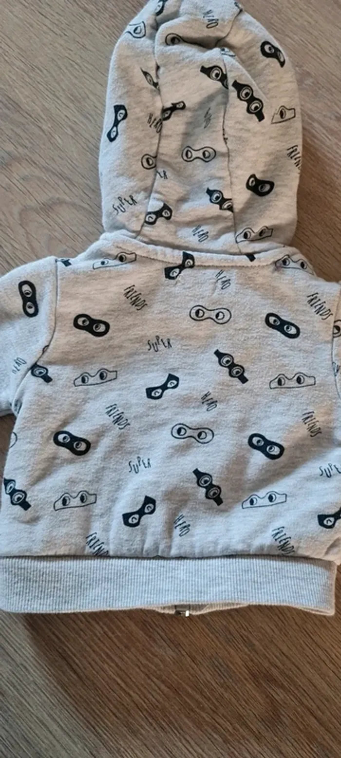 Gilet 1 mois - photo numéro 2