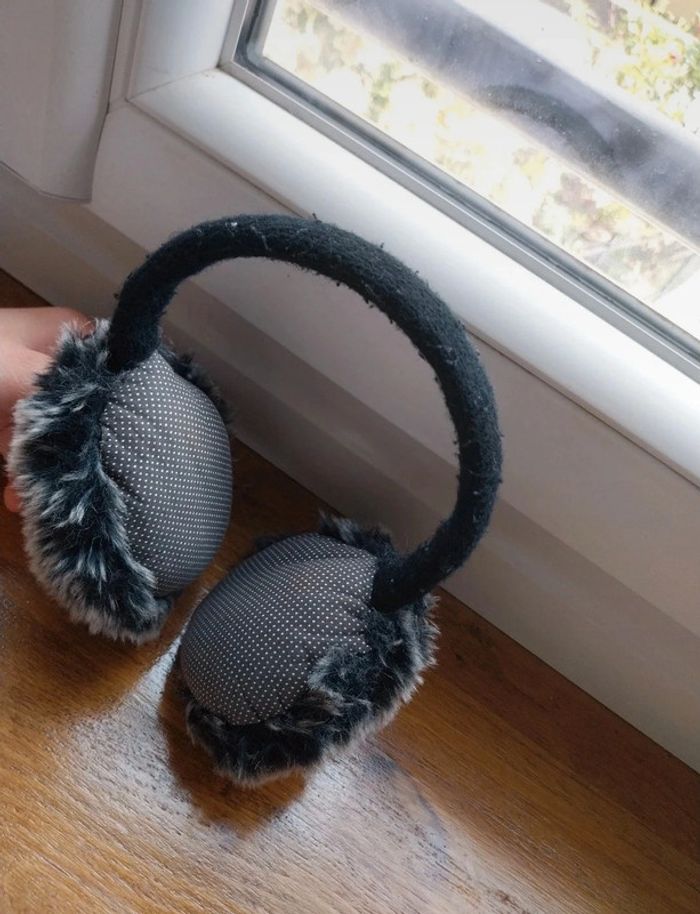 cache oreille - photo numéro 3