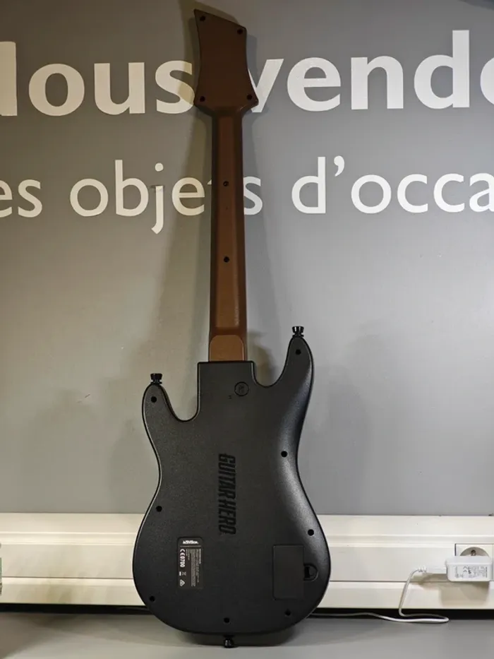 Pack Guitar Hero Live jeu & guitare pour Xbox 360 - photo numéro 7