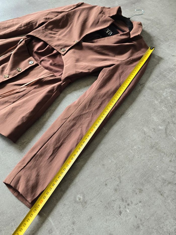 Veste cintrée asymétrique Zara marron boutonnée taille XS avec col structuré - photo numéro 7