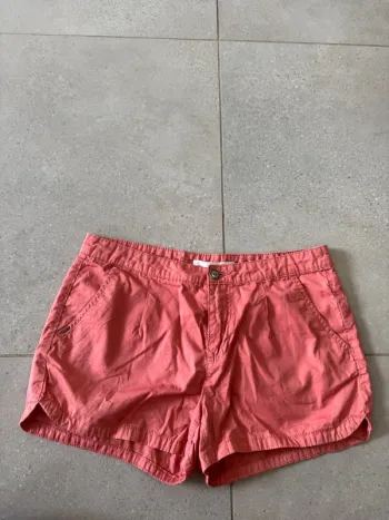 Short rose Only, taille 38, très bon état 40*30cm