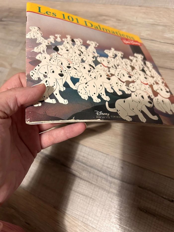 Livre Disney les 101 dalmatiens , années 90 - photo numéro 2