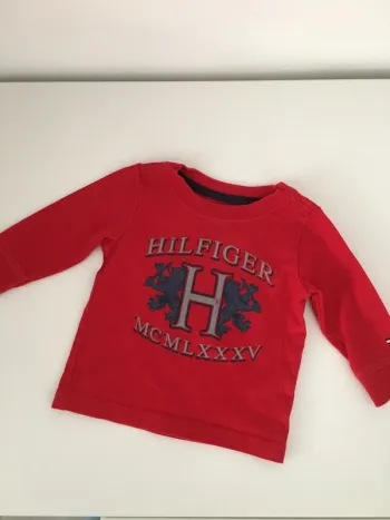 T shirt manches longues tommy hilfiger 6- 9 mois