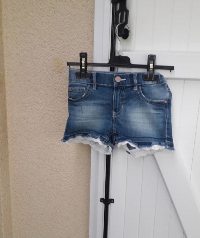 Short jeans filles narrow 5/6 ans  116cms