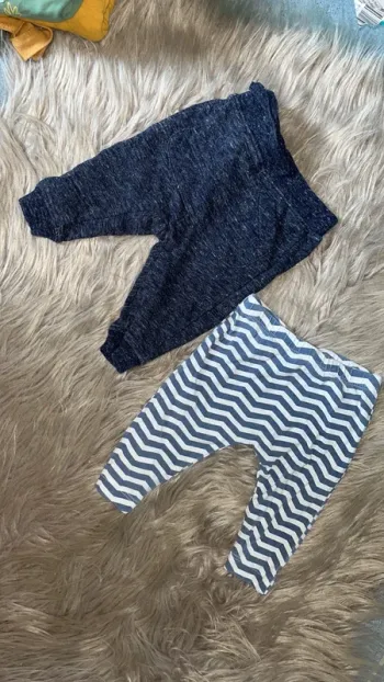 1 bas de jogging pat et ripaton 3 mois et 1 legging 3 mois noukie ´s