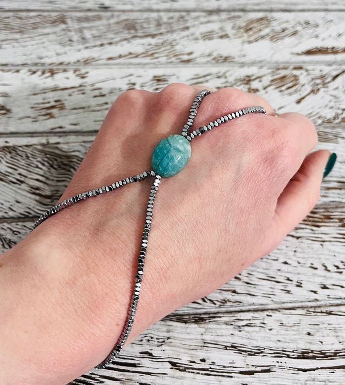 Bijou de main amulette scarabée Hématites et Amazonite - photo numéro 5